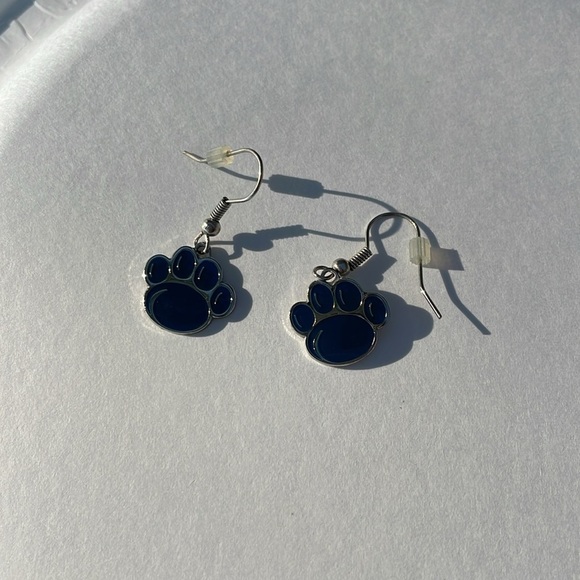 Penn State Nittany Lions Dangle fishhook earrings. Blue and silver w/rubber back - Picture 2 of 5